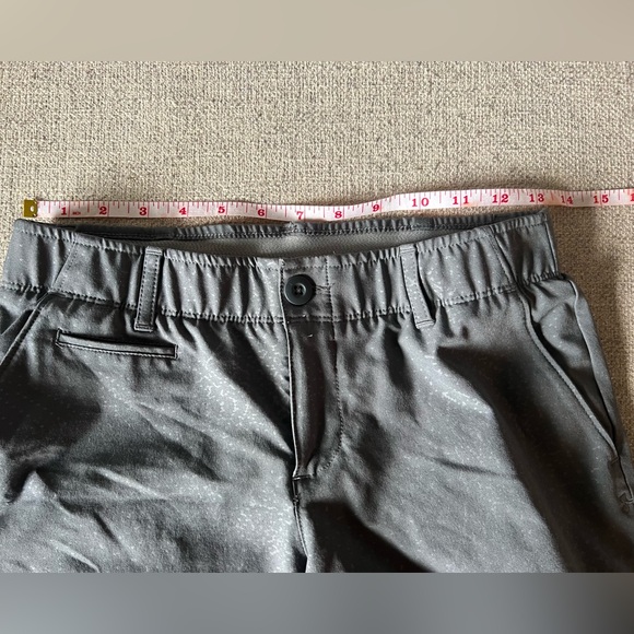 Under Armour Golf Shorts - Picture 2 of 5